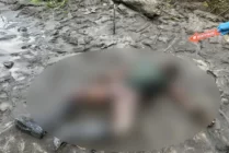 Salah satu jenazah dari 5 anggota KKB yang ditemukan di Kali Brasa,  Distrik Dekai Kabupaten Yahukimo, Papua Pegunungan, Kamis (14/9/2023). (Foto: Humas Polda Papua)